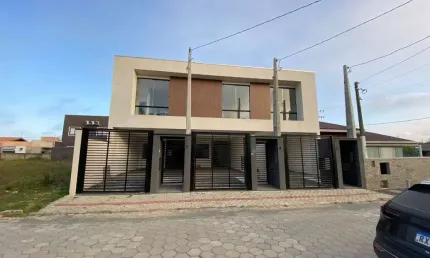 Sobrado alto padrão com 3 suítes no itacolomi em balneário piçarras-sc