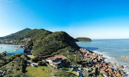 CASA DOS SONHOS FRENTE MAR COM 324M² EM TERRENO COM 1.156M² EM PENHA-SC