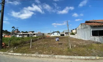 TERRENO COM 260M² 13X20 EM ÓTIMA LOCALIZAÇÃO NO BAIRRO ITACOLOMI EM BALNEÁRIO PIÇARRAS-SC