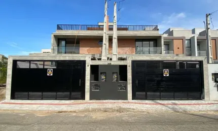 Sobrado triplex alto padrão em ótima localização em balneário peçarras-sc