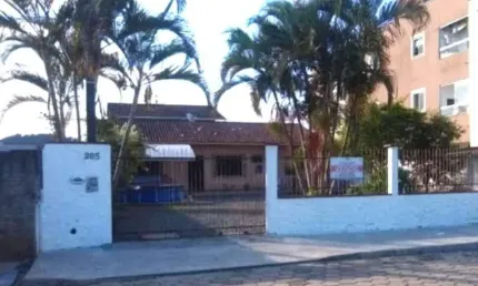 TERRENO COM 350M² CASA COM 70M² EM ÓTIMA LOCALIZAÇÃO NO AVENTUREIRO EM JOINVILLE-SC