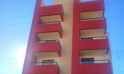 APARTAMENTO COM 2 SUÍTES, PRÉDIO COM ELEVADOR EM ÓTIMA LOCALIZAÇÃO EM BALNEÁRIO PIÇARRAS-SC