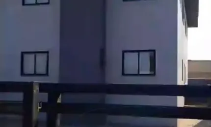 Apartamento 2 dormitórios sendo 1 suíte em rua pavimentada, itajuba-barra velha-sc
