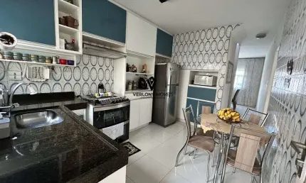 Oportunidade casa sobrado 3/4, com mais 4 casas de aluguel.