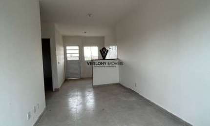 Casa no bairro Luizote de Freitas, 2/4 e três vagas de garagem.