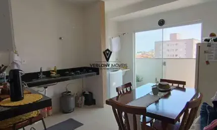 Apartamento 2/4 com suíte e sacada no bairro novo mundo.