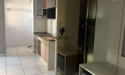 Apartamento 2/4 com suíte, sacada, elevador e moveis planejados.