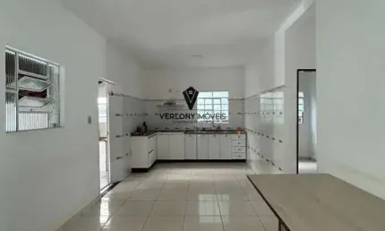 Casa 4/4 e um amplo quintal, e um cômodo de aluguel no bairro Jaraguá