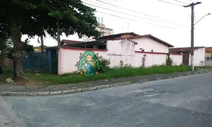Casa à venda na praia do aruan para investidores de locação, 500 m da praia, caraguatatuba, sp.