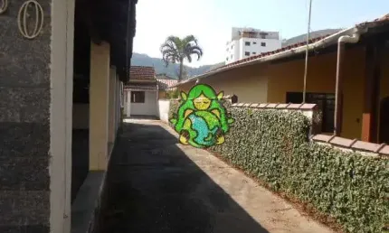 Casa à venda, 60 m da Praia Martim de Sá, Caraguatatuba, SP