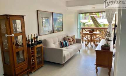 Charmoso Quarto e Sala na Vila, condomínio frente mar !