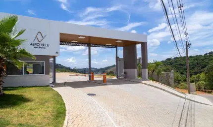 Terreno em condomínio alto padrão próximo ao centro de Juiz de Fora, MG