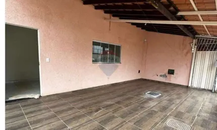 Casa de 3 quartos  de esquina na laje qr 516 samambaia sul