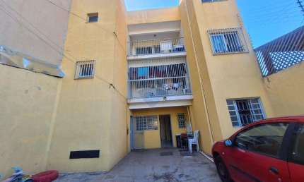 Prédio à Venda com 3 Apartamentos na QR 209 - Oportunidade de Investimento em samambaia Norte