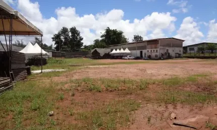 Terreno comercial para alugar na Rua dos Transportes, 30, CIA, Simões Filho, 650 m2 por R$ 12.000