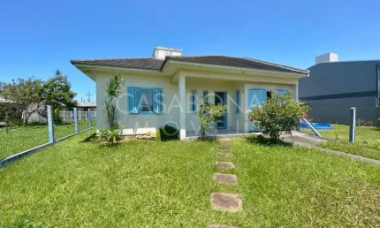 Casa com 2 quartos à venda na Rua Francisco da Silva Matos, 390, Balneário São Pedro, Arroio do Sal por R$ 365.000