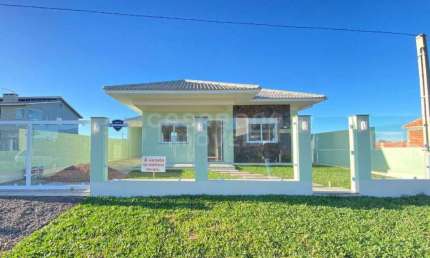 Casa com 3 quartos à venda na Rua Pelotas, 239, Camboim, Arroio do Sal por R$ 790.000