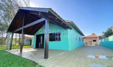 Casa com 3 quartos à venda na Rua Montenegro, 181, Balneário  Atlântico, Arroio do Sal por R$ 380.000