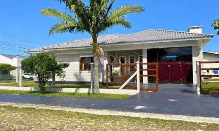 Casa com 3 quartos à venda na Rua Carlos Barbosa, 582, Areias Brancas, Arroio do Sal por R$ 630.000