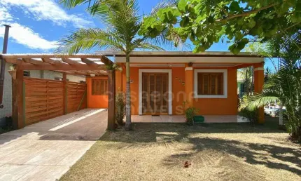 Casa com 3 quartos à venda na Rua Alfonsina Paim, 639, Marambaia, Arroio do Sal por R$ 460.000