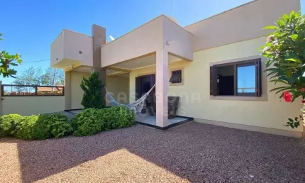 Casa com 3 quartos à venda na Avenida Beiramar Sul, 6189, Pérola, Arroio do Sal por R$ 800.000