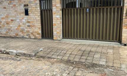 Casa conjunto ponta negra, próximo aos principais pontos turísticos de Natal, além de padaria, comerciose igreja 5 minutos da praia dos gringos, , super ventilada com 2 salas 2 ambientes, perfilado, s