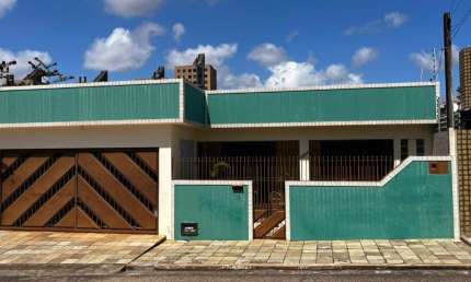 Casa com 3 quartos à venda no Candelária, Natal 