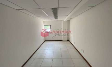 Sala comercial para alugar na Avenida Luiz Tarquínio Pontes, S/N, Pitangueiras, Lauro de Freitas