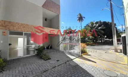 Apartamento 2/4 com Terraço Privativo à Venda em Vilas do Atlântico