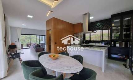 Casa em condomínio com lazer completo, Parque do Imbuí, teresópolis, 3 suítes, 280 m².