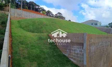 Terreno, no início da Tere-fri, 813 m², murado, gramado e infra elétrica e hidráulica, por R$ 430.000 - Teresópolis/RJ.