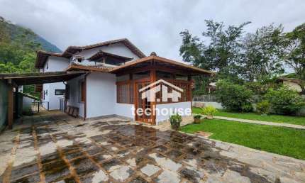 Desfrute do Melhor do Comary: Luxuosa Casa com 4 Quartos em Condomínio Exclusivo à Venda em Teresópolis!