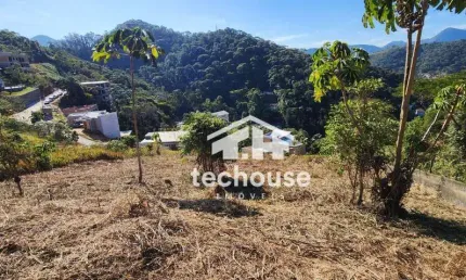 Terreno em Teresópolis, Aclive Suave, Valor de Oportunidade, com Lazer e Segurança.
