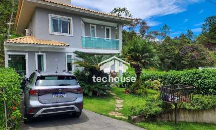 Descubra Seu Refúgio dos Sonhos: Casa em Condomínio na Tijuca com Lazer Completo e Segurança Total!