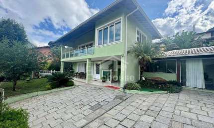 Casa a poucos metros da feirinha com 4 dormitórios à venda, 519 m² por R$ 2.895.000 - Parque do Ingá - Teresópolis/RJ