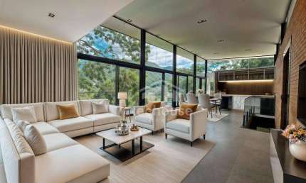 Casa de Alto Padrão à Venda no Parque Imbui com 5 Suítes, Lazer Completo e Segurança 24h. Luxo, Sofisticação e Exclusividade integrados à Natureza.