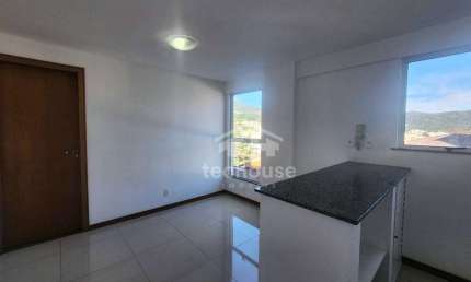 Oportunidade no Alto: Apartamento Prático para Locação ao Lado da Faculdade de Medicina.