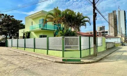 Casa com 3 quartos à venda no Centro, Balneário Piçarras 
