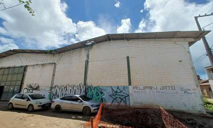 Galpão  para venda possui 3500 metros quadrados em Ibura - Recife - PE