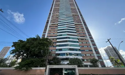 Apartamento  para venda possui 203 metros quadrados com 4 quartos em Madalena - Recife - PE