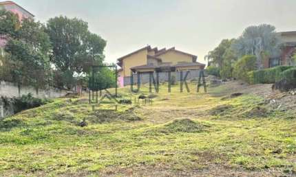 Terreno em condomínio de alto padrão em Valinhos-SP, bairro Pinheiro, 1.000,00 m² de área. Adquira já!