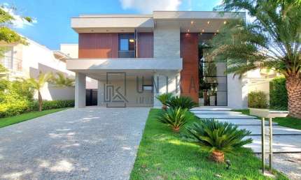 Imponente residência de luxo em condomínio Alphaville Campinas, 4 suítes, 6 banheiros, 6 vagas, 468m² - Campinas-SP.