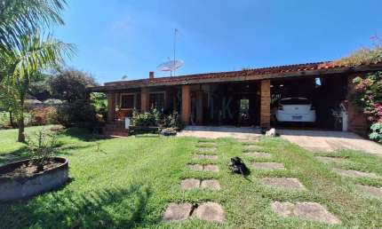 Imperdível! Chácara em condomínio à venda em Campinas-SP, Village Campinas, 2 quartos, 1 suíte, 2 salas, 3 banheiros, 6 vagas, 234m².