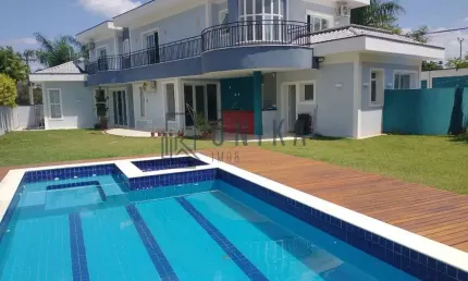 Imponente casa em condomínio à venda e locação em Campinas-SP, 4 quartos, 4 suítes, 3 salas, 6 banheiros, 6 vagas, 540m².