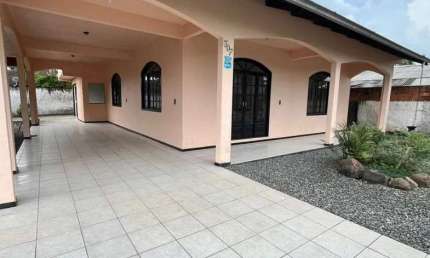 Casa para Venda em Joinville, Itaum, 3 dormitórios, 1 suíte, 3 banheiros, 2 vagas