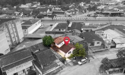 Casa à venda na Rua Genésio Eleotério, 46, Petrópolis, Joinville
