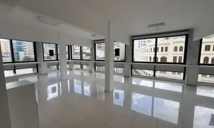 Sala Comercial/Usada para Locação em Curitiba, Centro, 2 banheiros