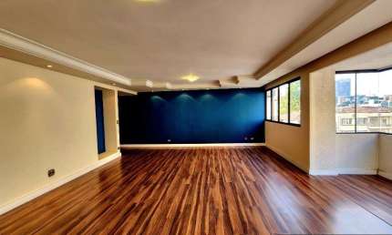 Apartamento 160m² privativos, com garagem, 2 por andar. Ao lado da praça da Espanha