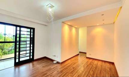 Apartamento 3 quartos (1 suíte) mobiliado e com garagem.
