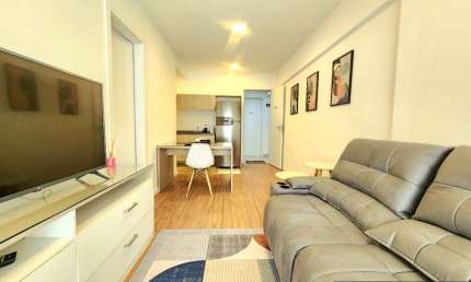 Apartamento com 1 dormitório, mobiliado, andar alto. Ed Central Station